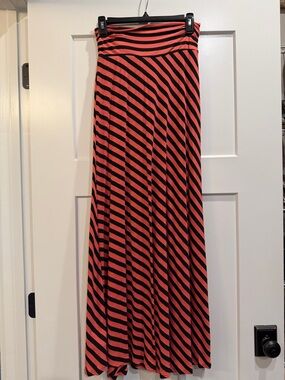 Joe Benbasset Coral and Black Diagonal Stripe Long Maxi Skirt Size Large